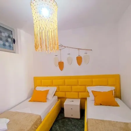 Topaz Perfekt 100 M To Bulevard Apartment